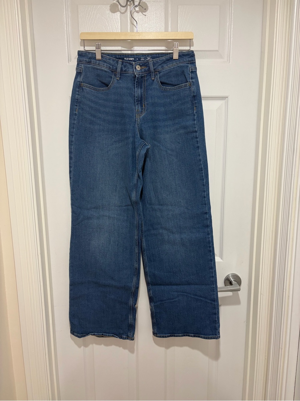 Like New OLD NAVY Women’s Medium Wash High Rise Wide Leg WOW Jeans~ Size 8